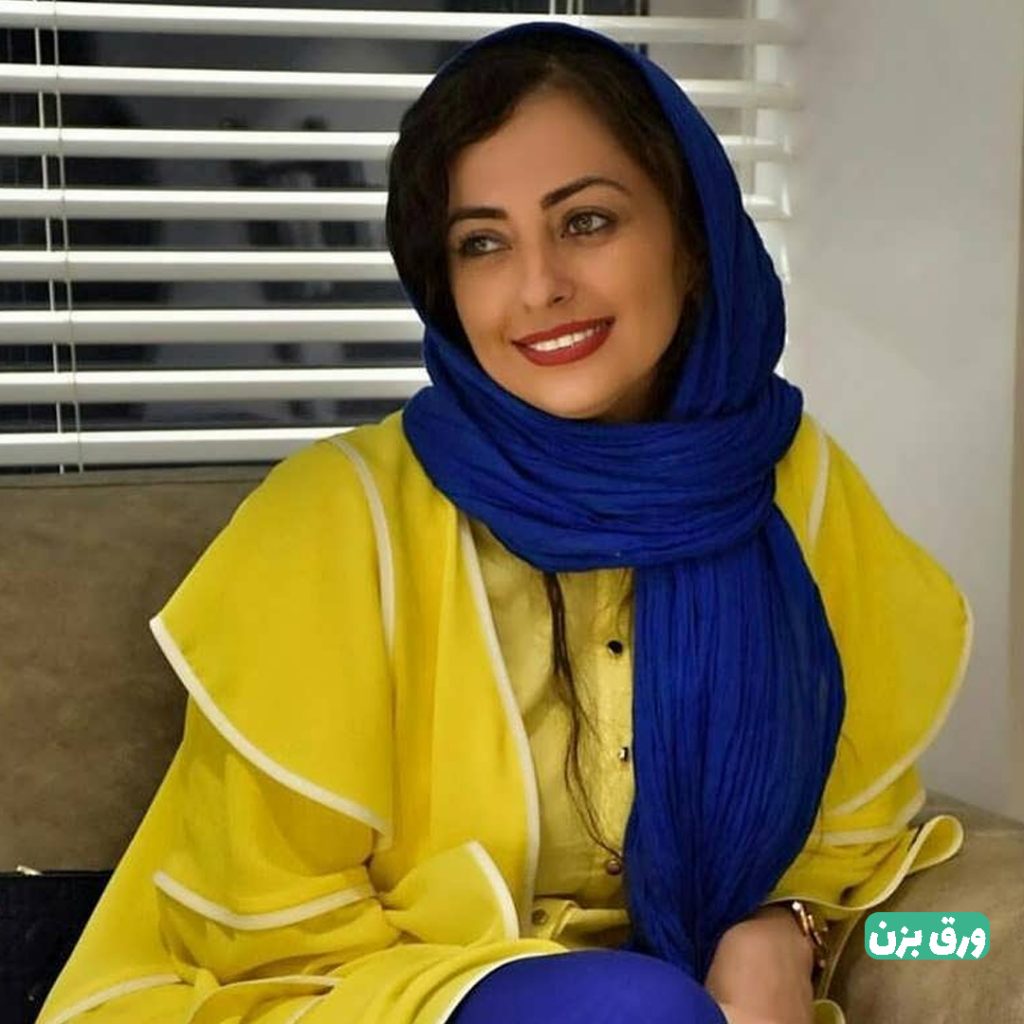 ترکیب جذاب رنگ زرد و آبی کلاسیک | فروشگاه اینترنتی کاشانه مانتو زرد و شال آبی کلاسیک نفیسه روشن