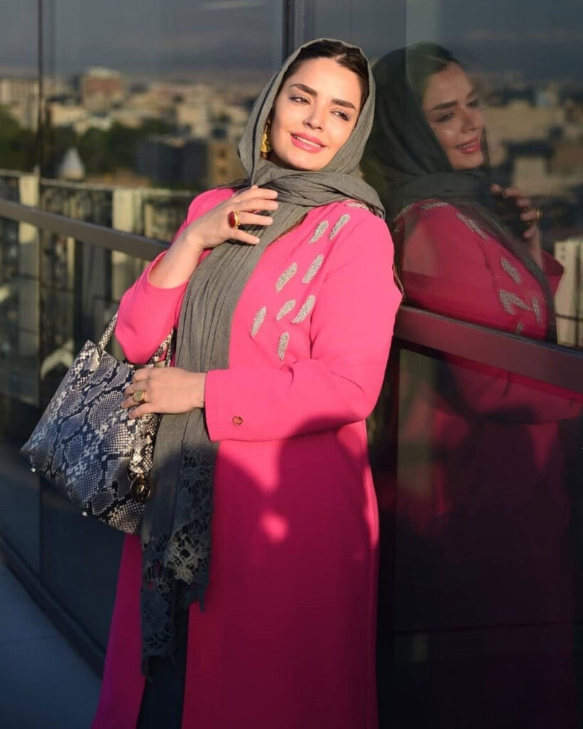 ست مانتو سرخابی و طوسی | استایل شیک و مجلسی سپیده خداوردی | فروشگاه اینترنتی کاشانه سپیده خداوردی با استایل سرخابی طوسی شیک و بی نظیر